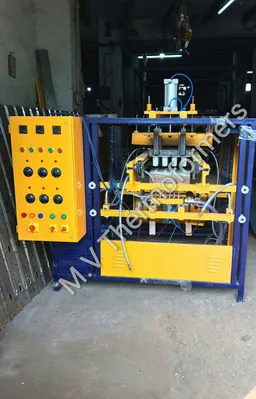 AUTOMATIC VACUUM FORMING MACHINE in kolkata